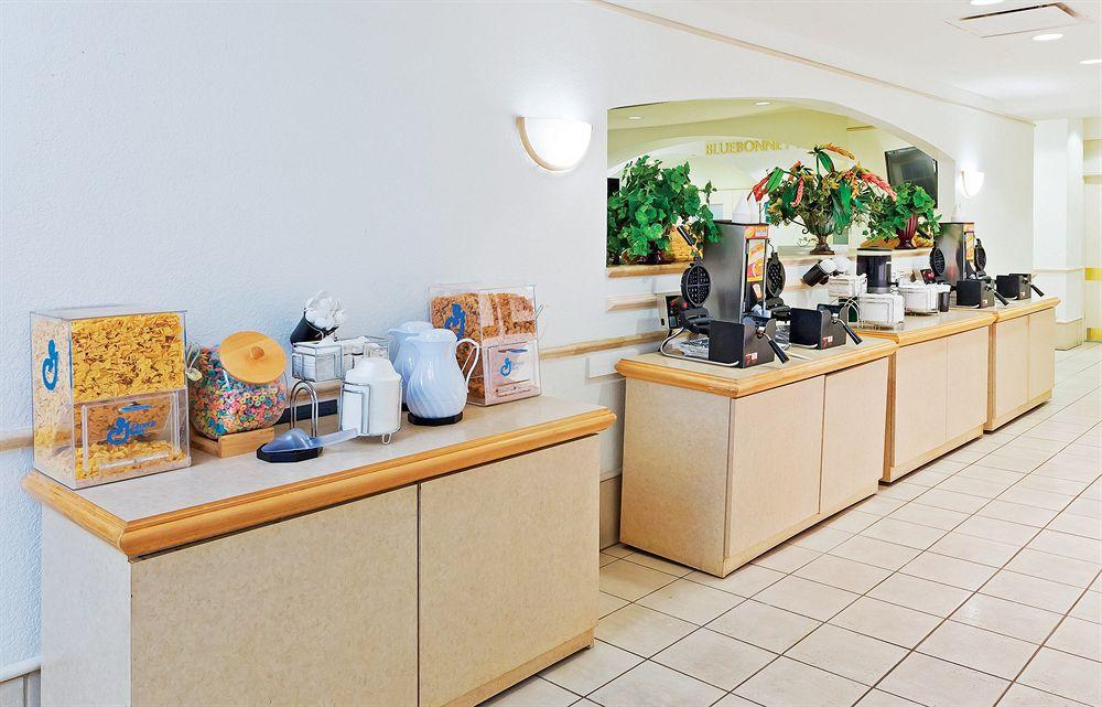 Hotel La Quinta By Wyndham San Antonio Airport Zewnętrze zdjęcie